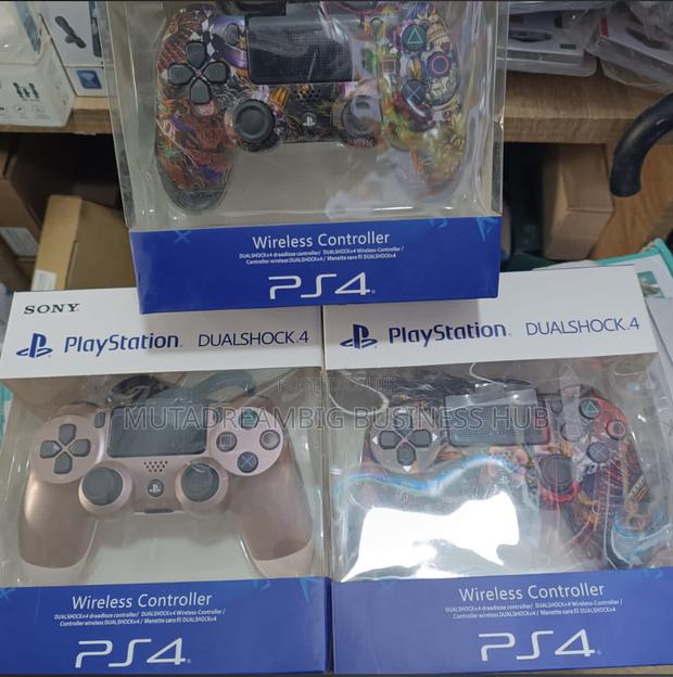 Ps4 Ps3 PS2 Controllers photo 10