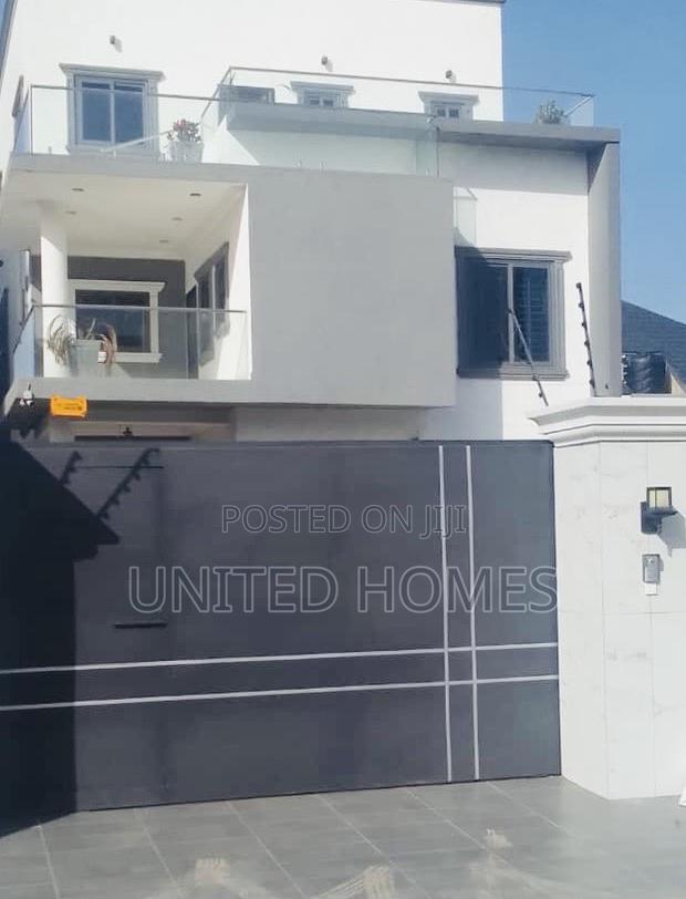 5bdrm House in Achimota for sale · Photo 2