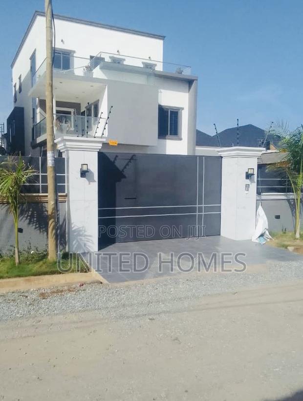 5bdrm House in Achimota for sale · Photo 1