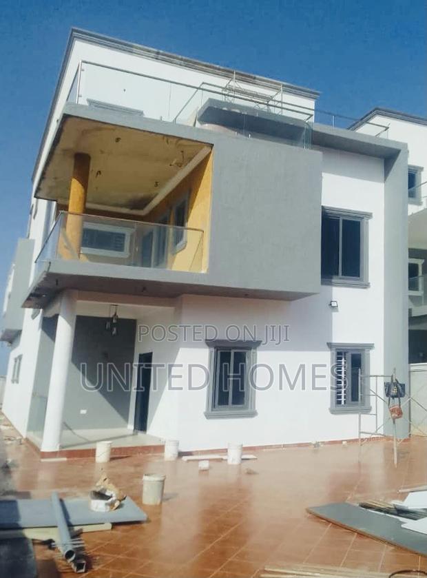 5bdrm House in Achimota for sale · Photo 3