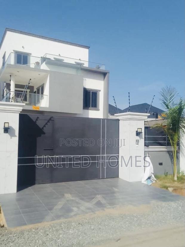 5bdrm House in Achimota for sale · Photo 4