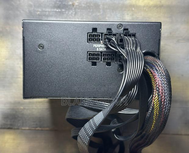 Corsair Cx 750m Semi-modular Power Supply · Photo 4