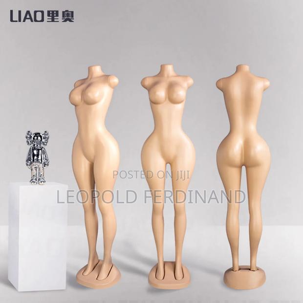 Curvy Female Mannequins · Photo 4