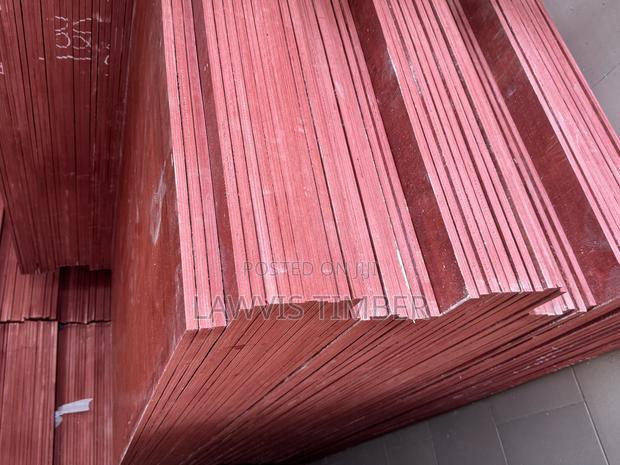 Marine Plywood/ Decking / Wood / 18mm · Photo 2