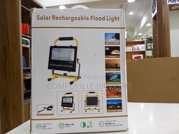 Solar Rechargeable Flood Light · Photo 3