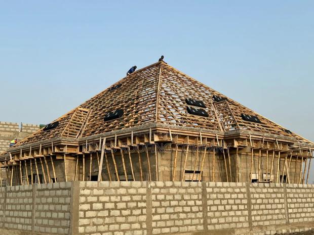 Concrete Parapet in Dawhenya · Photo 3