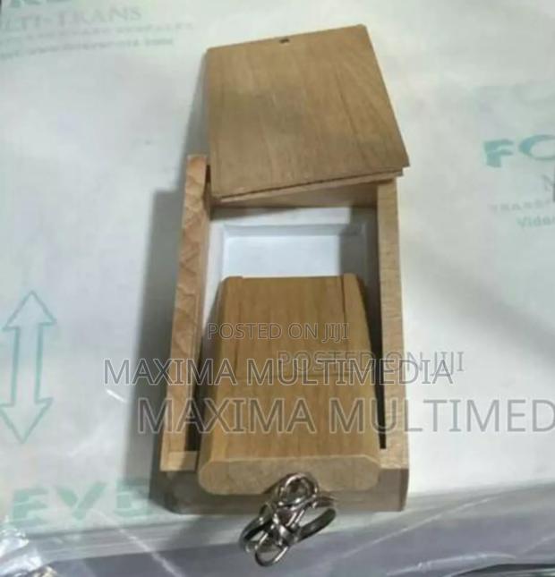 Bamboo Pen Drive for Customization .