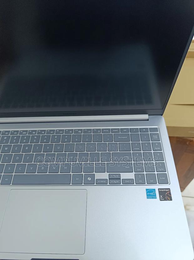 New Laptop Samsung 16GB SSD 512GB · Photo 3
