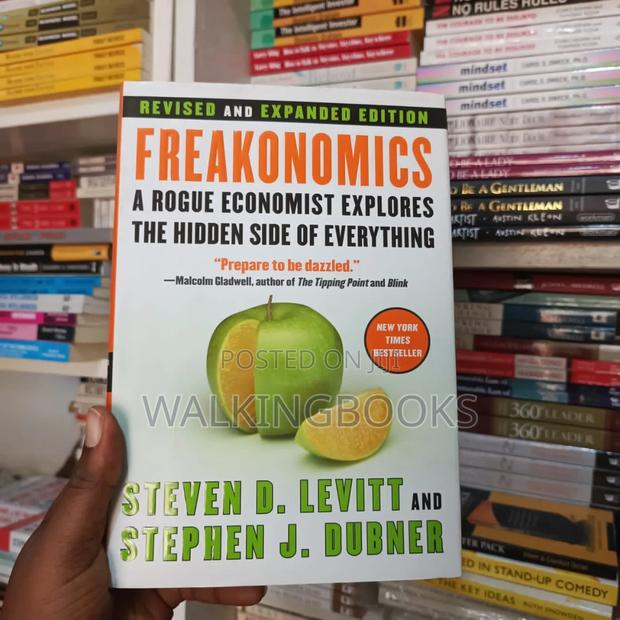 Freakonomics by Steve Levitt Stephen Dubner · Photo 2
