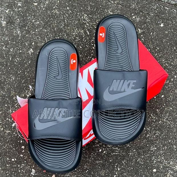 Original Nike Slides · Photo 3