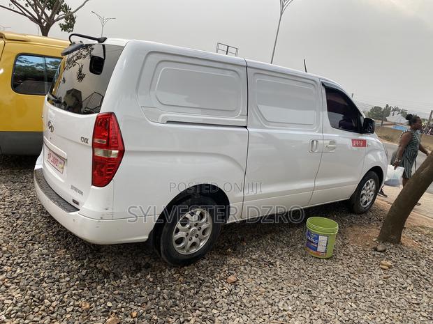 Hyundai Starex 2014 White