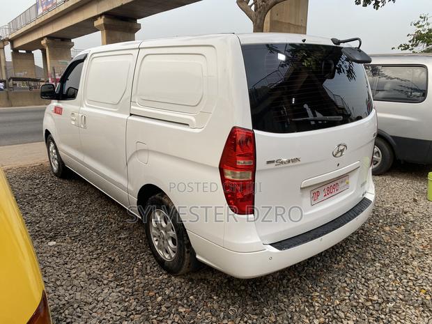 Hyundai Starex 2014 White