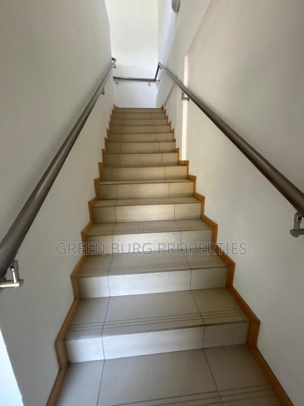4bdrm House in Cantonments for rent photo 10