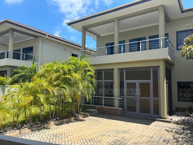 4bdrm House in Cantonments for rent photo 4