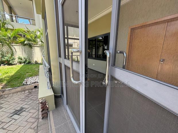 4bdrm House in Cantonments for rent photo 6