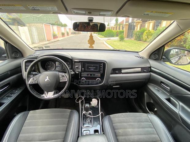 Mitsubishi Outlander 2019 Blue photo 5