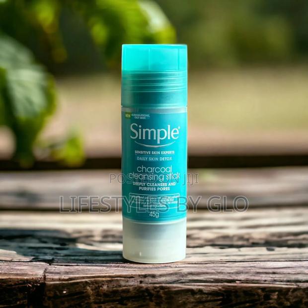 Simple Charcoal Cleansing Stick · Photo 3