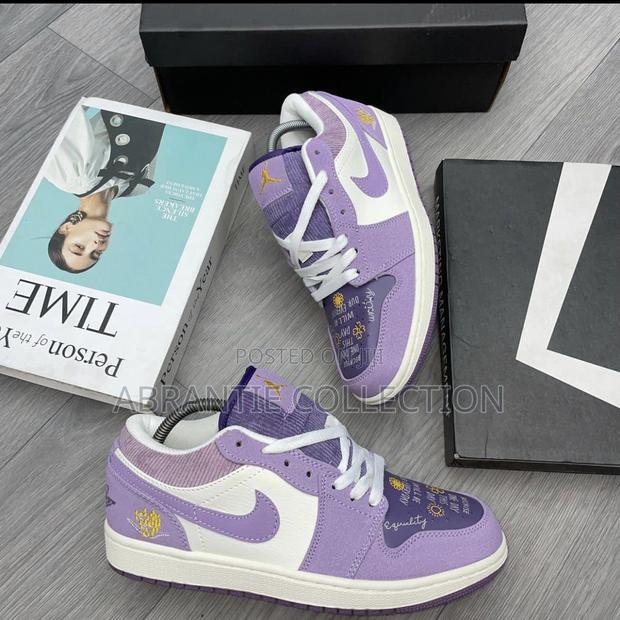 Air Jordan 1 Low Purple/White · Photo 3