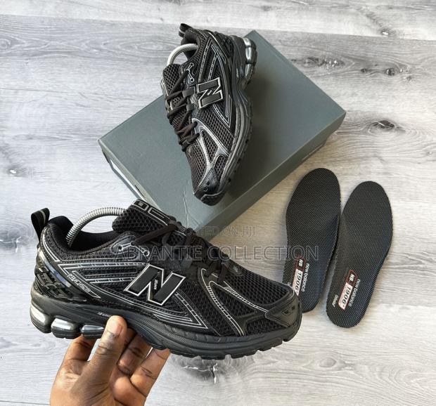 New Balance 1960R Black · Photo 3