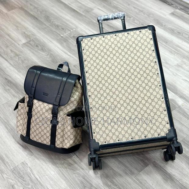 Authentic Designer Travel Set · Photo 1