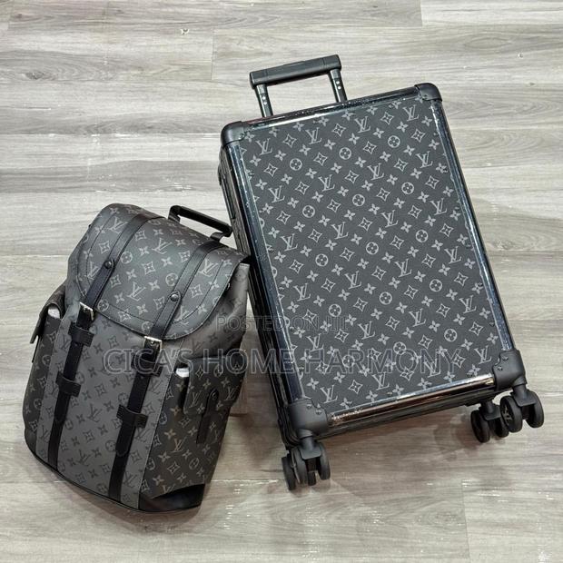 Authentic Designer Travel Set · Photo 2