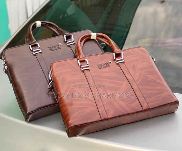 Trendy Laptop Bag · Photo 1
