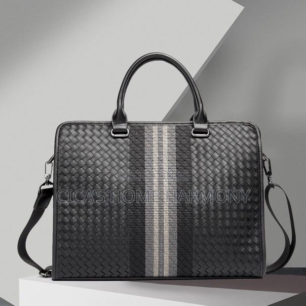 Trendy Laptop Bag · Photo 2