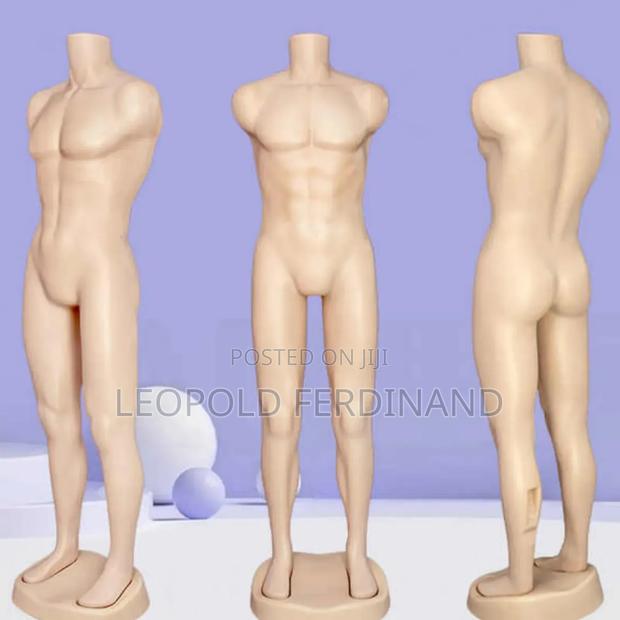 Man Headless and Armless Mannequins · Photo 2