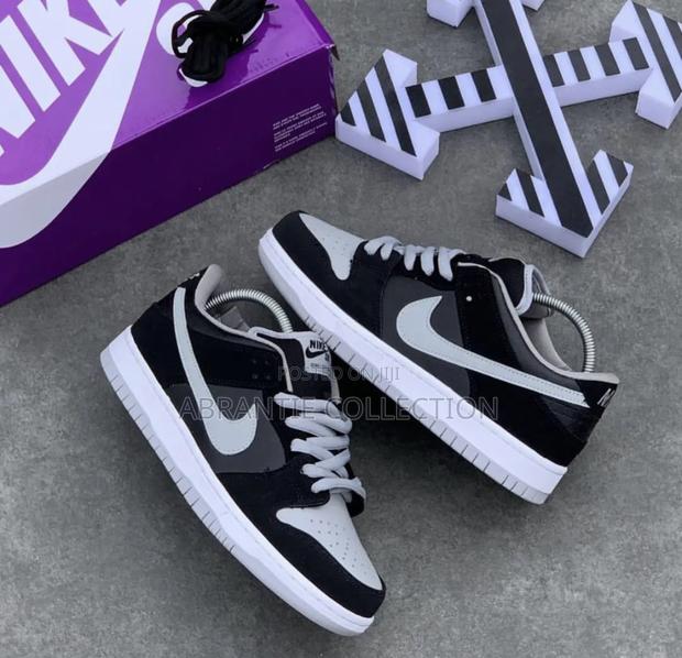 Nike Sb Dunk Low Shadow · Photo 4