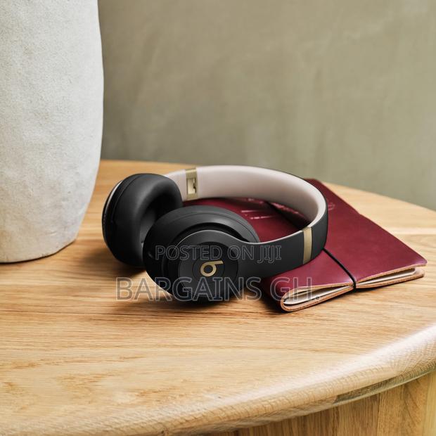 Beats Studio Pro Headset With Protective Case photo 3