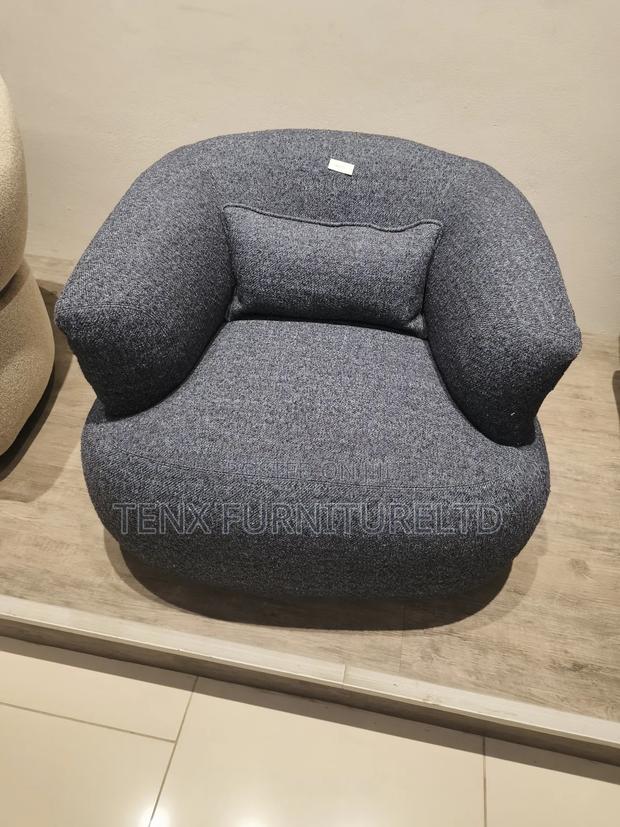 Swivel Chair ( Fabric In) · Photo 2