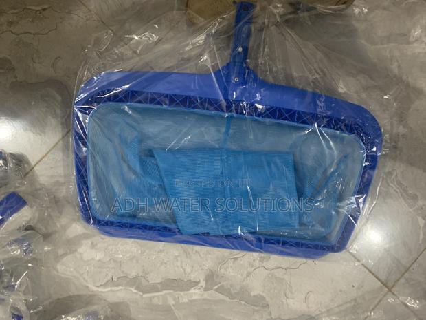 Swimming Pool Brush (Plastic) photo 2