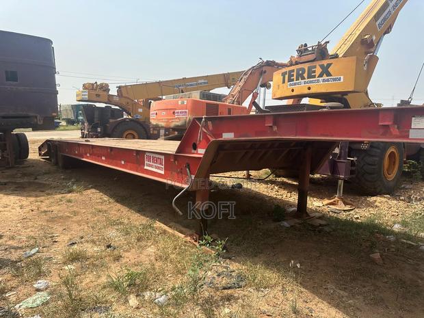 40 Ton Lowbed / Stepdeck Trailer With Ramps