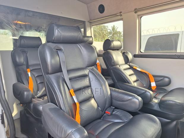 Dodge B3500 2015 White photo 7