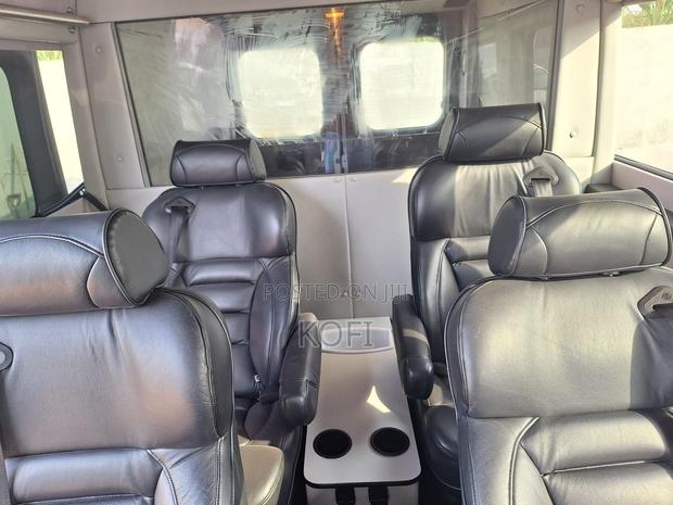 Dodge B3500 2015 White photo 9