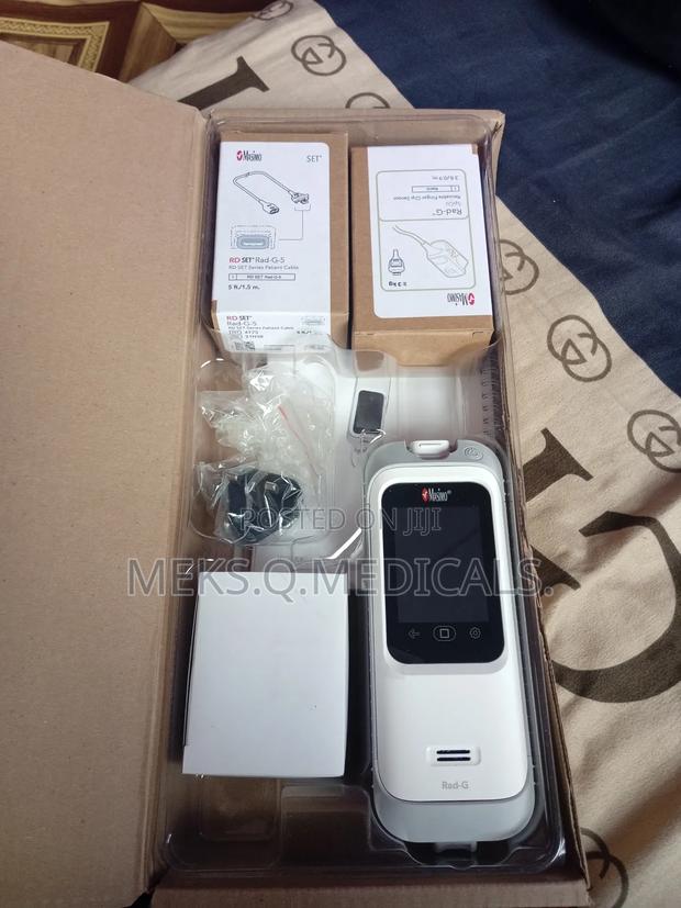 Hand Held Pulse Oximeter and Infrared Thermometer ( Masimo) · Photo 3