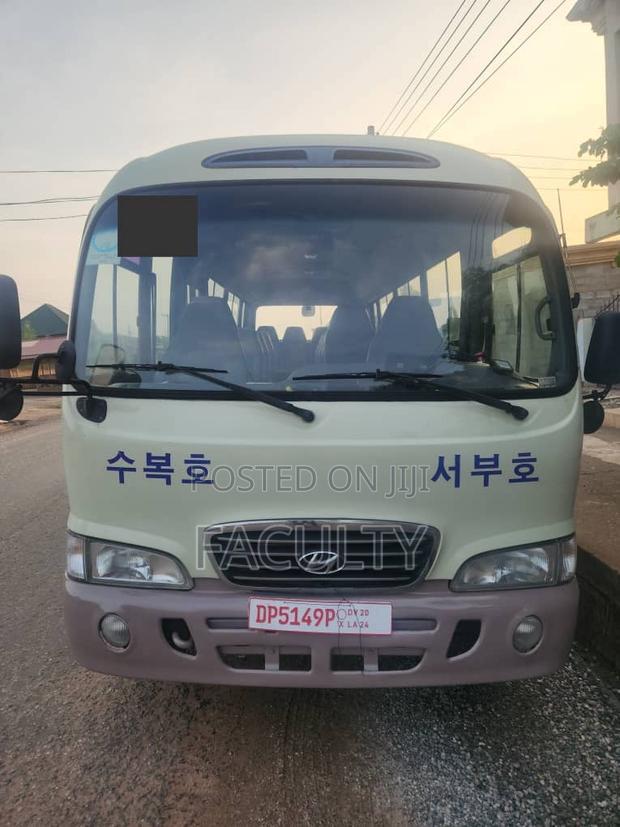 Hyundai County 2012 White