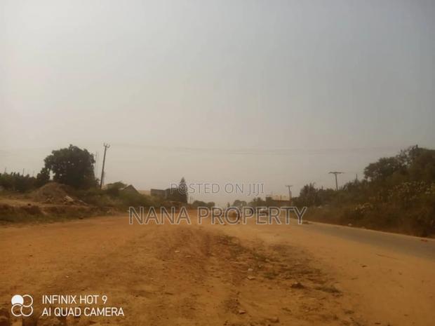 30 Acre of Land for Sale Located at Oyibi Saasabi Junction · Photo 1