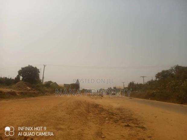 30 Acre of Land for Sale Located at Oyibi Saasabi Junction · Photo 2