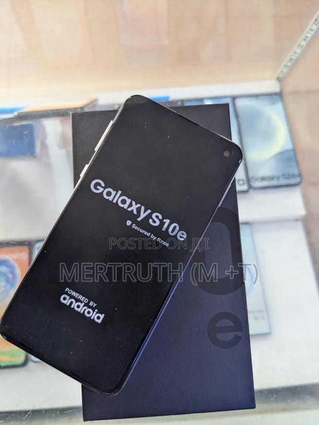 New Samsung Galaxy S10e 128 GB White