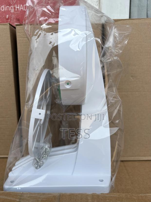 Camera Mount CCTV Indoor and Outdoor Plastic · Photo 4