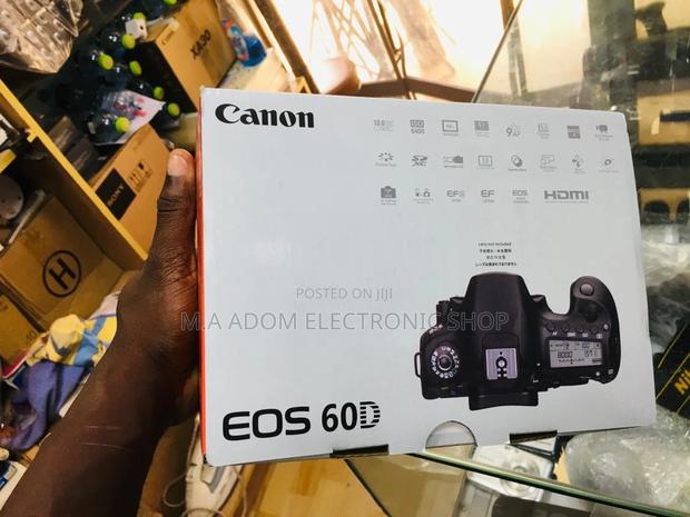 Canon EOS 60D DSLR With Lens: Your Creative Companion · Photo 2