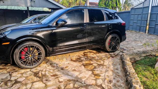 Porsche Cayenne 2016 Black