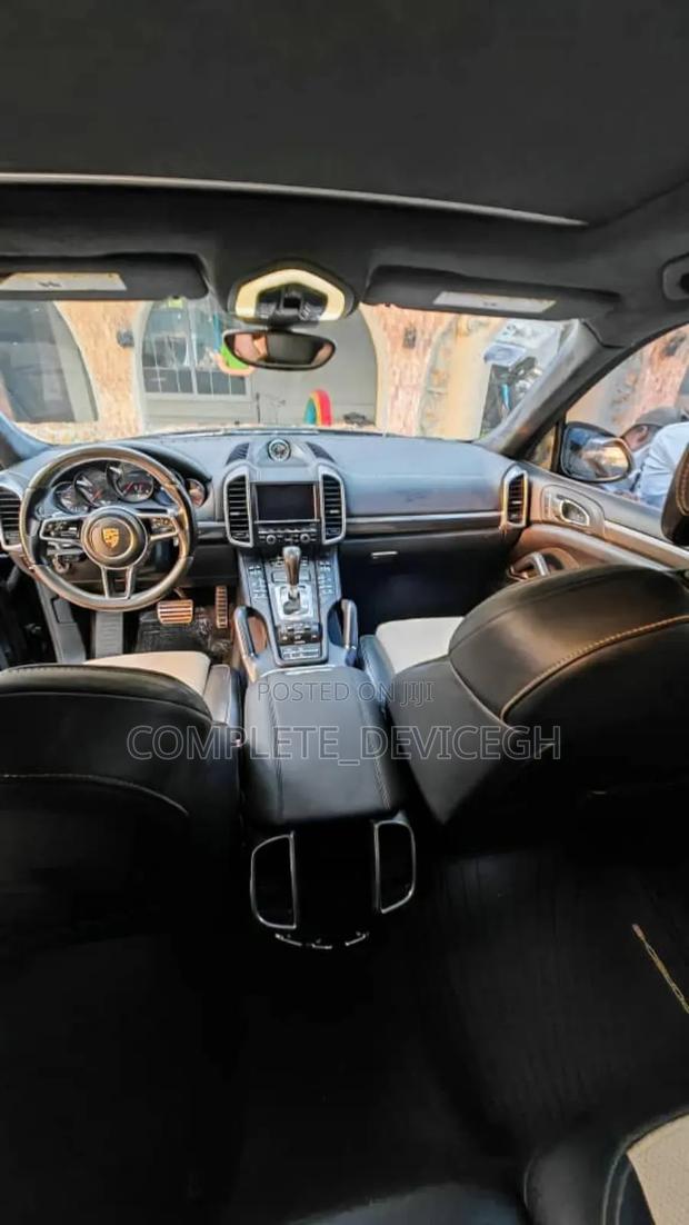 Porsche Cayenne 2016 Black