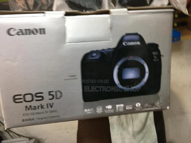 Canon EOS 5D Mark IV: Redefining Photography · Photo 2