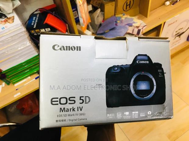 Canon EOS 5D Mark IV: A Photographer's Powerhouse · Photo 2