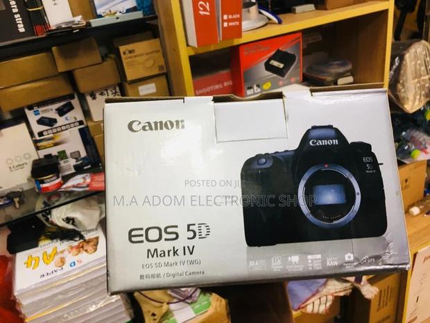 Canon EOS 5D Mark IV: A Photographer's Masterpiece · Photo 2