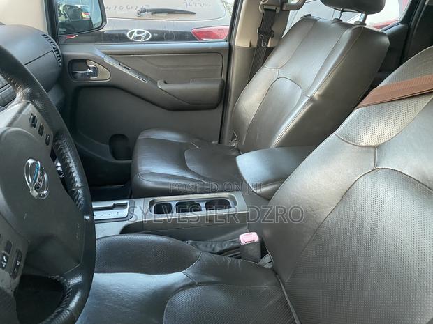 Nissan Navara 2.5 dCi Automatic 2012 Black