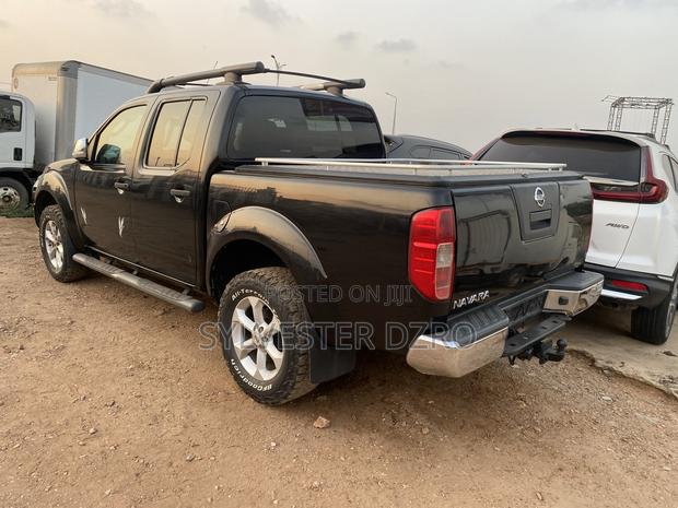 Nissan Navara 2.5 dCi Automatic 2012 Black