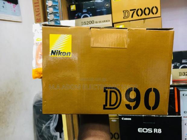 Nikon D90 Camera With 18-104 Lens · Photo 2
